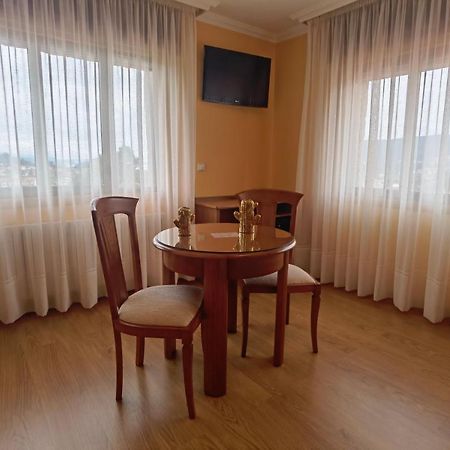 Hotel Linares Пойо Екстериор снимка